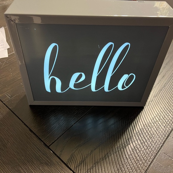 “Hello”
Studio mercantile led metal shadow box - Picture 8 of 8